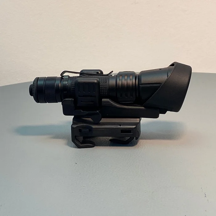 ESP LHU04-27-30-43 drehbares Kunststoffholster – 43mm für 21700er Taschenlampen