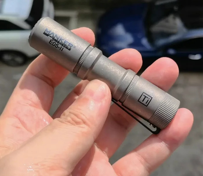 Manker E05 II TI stonewashed Pocket AA 14500 bis 1300 Lumen LED Taschenlampe