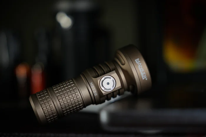 Manker MC13 II SFT40 1800 Lumen mit 18350 Akku und erweiterbar für 18650 – sand