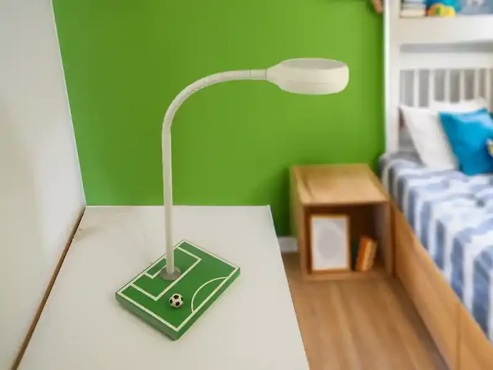 meineWunschleuchte LED Kinder Schreibtischlampe mit Fußballmotiv & Flexarm, Höhe 37cm Echt