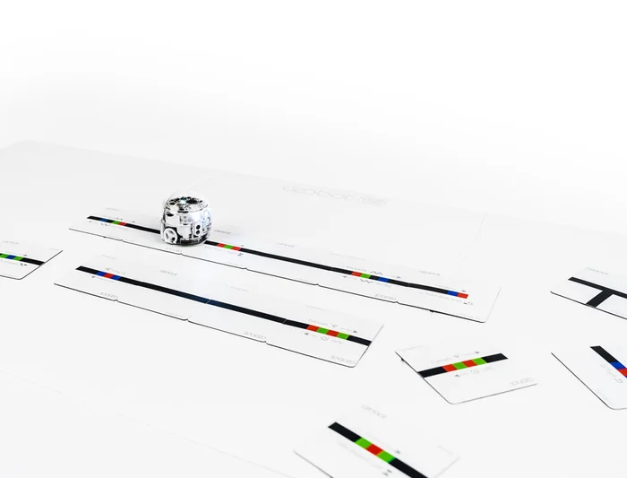 Ozobot MINT Spezialbewegung Set Magnetische Farbcode Kacheln „Color Code Magnets Special Moves Kit“