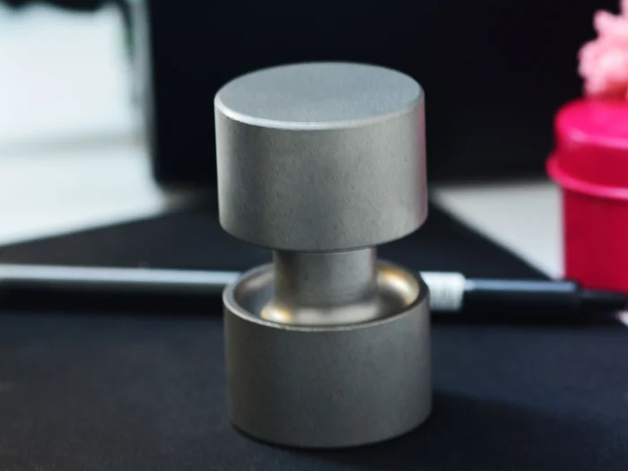 Titan Bottle Opener TiBoOp – einer der edelsten Flaschenöffner
