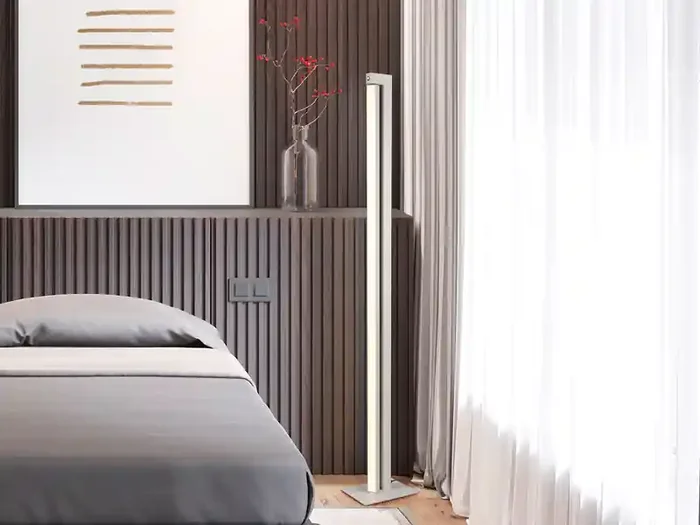 Trio Leuchten Kleine Stehlampe SEEKER dimmbar LED Leiste drehbar, Grau, Höhe 130cm Direktkauf